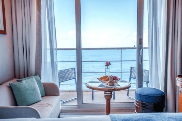 Paul Gauguin Cruises, C Balcony 2.png